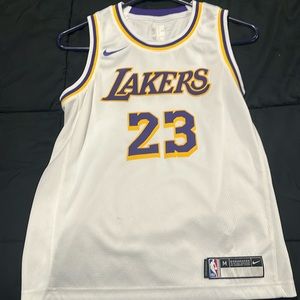 Lebron James jersey size M